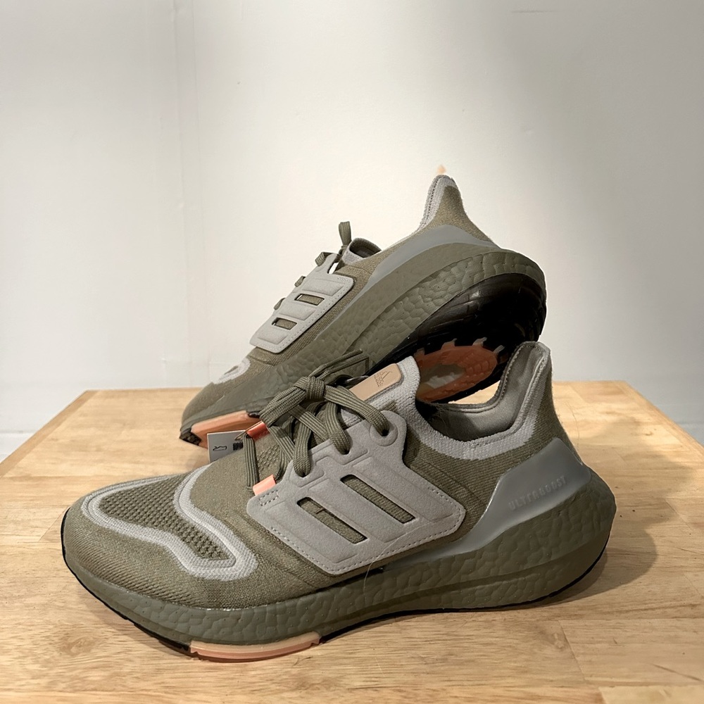 Adidas Ultra Boost 22 | Size 9.5
